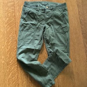 White House black market straight stretch crop jeans. Green. Size 8